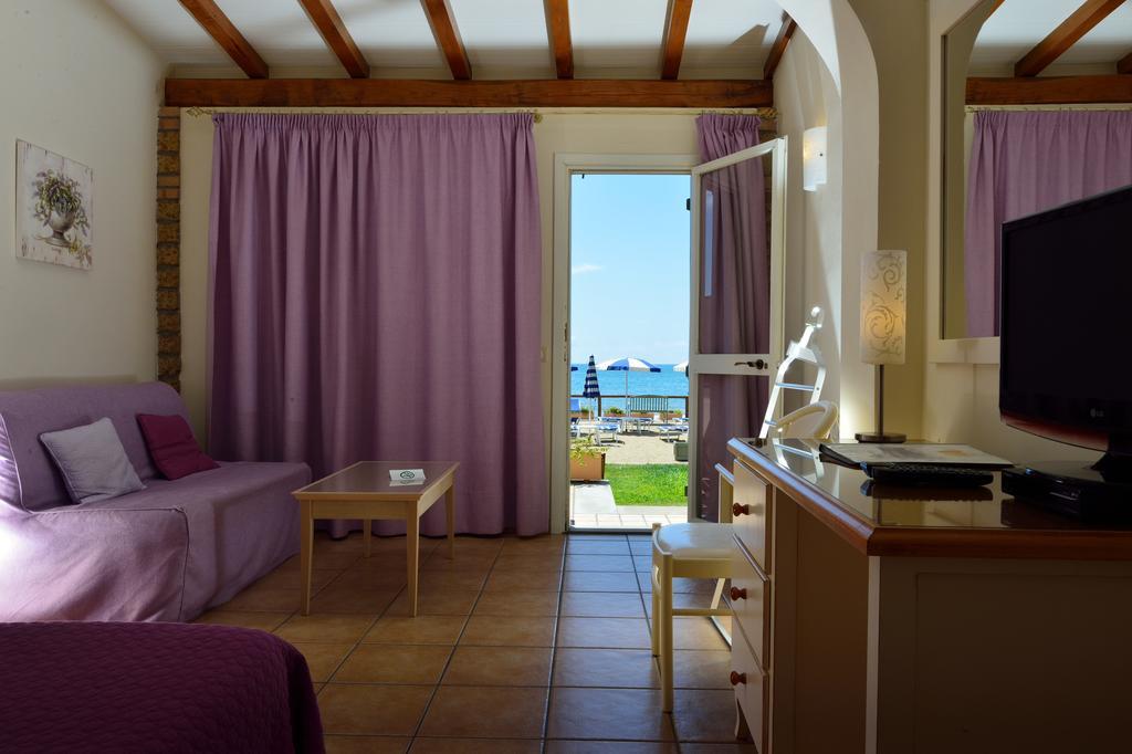 טרצ'ינה Hotel Acquasanta חדר תמונה