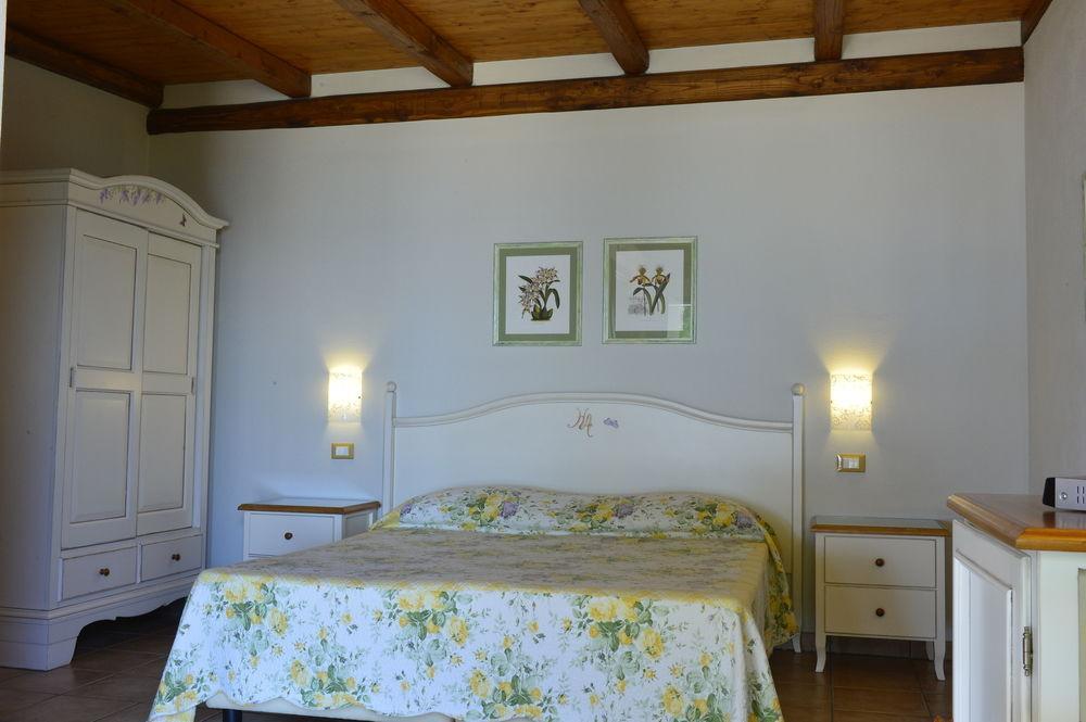 טרצ'ינה Hotel Acquasanta מראה חיצוני תמונה