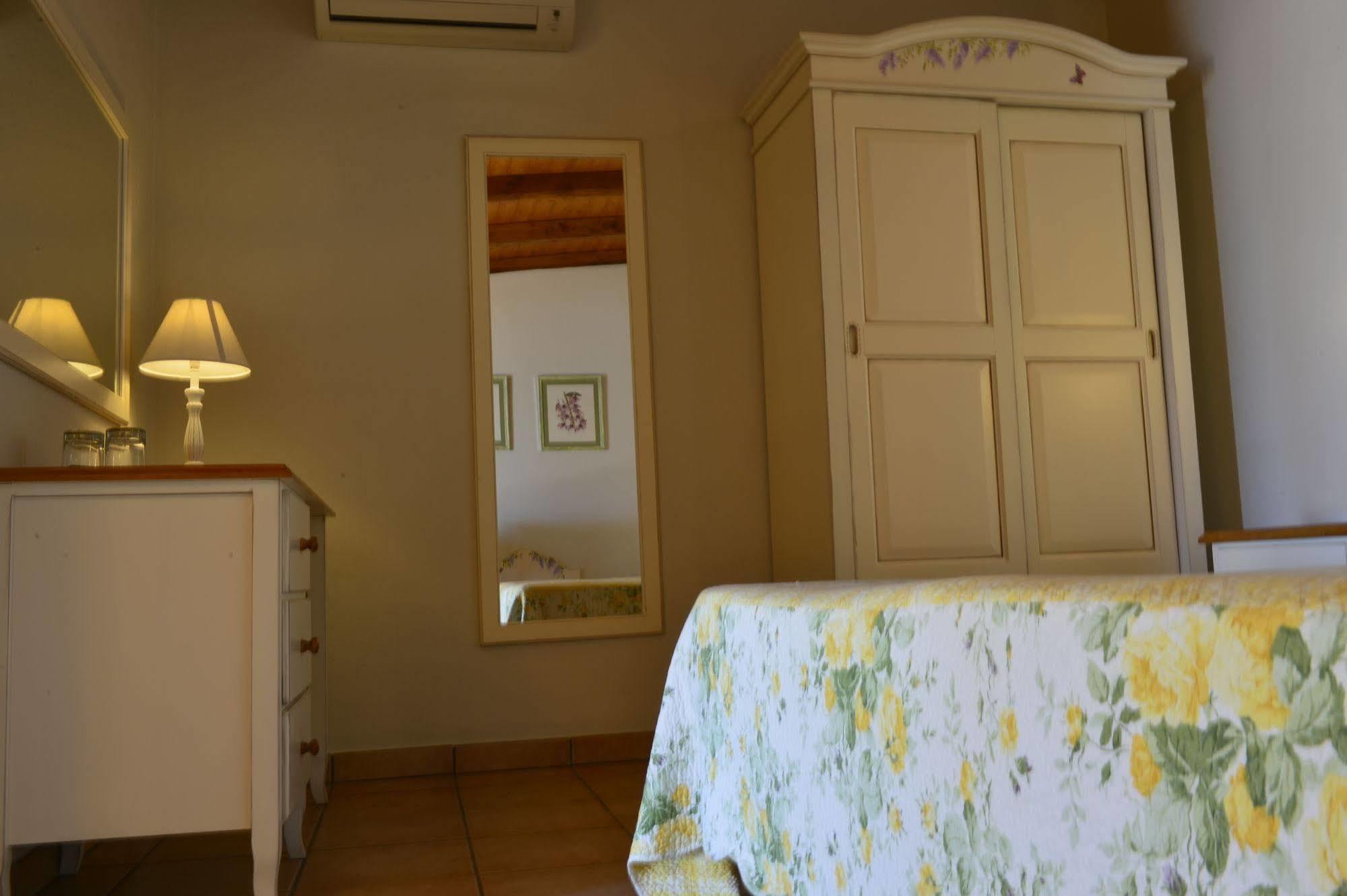 טרצ'ינה Hotel Acquasanta מראה חיצוני תמונה