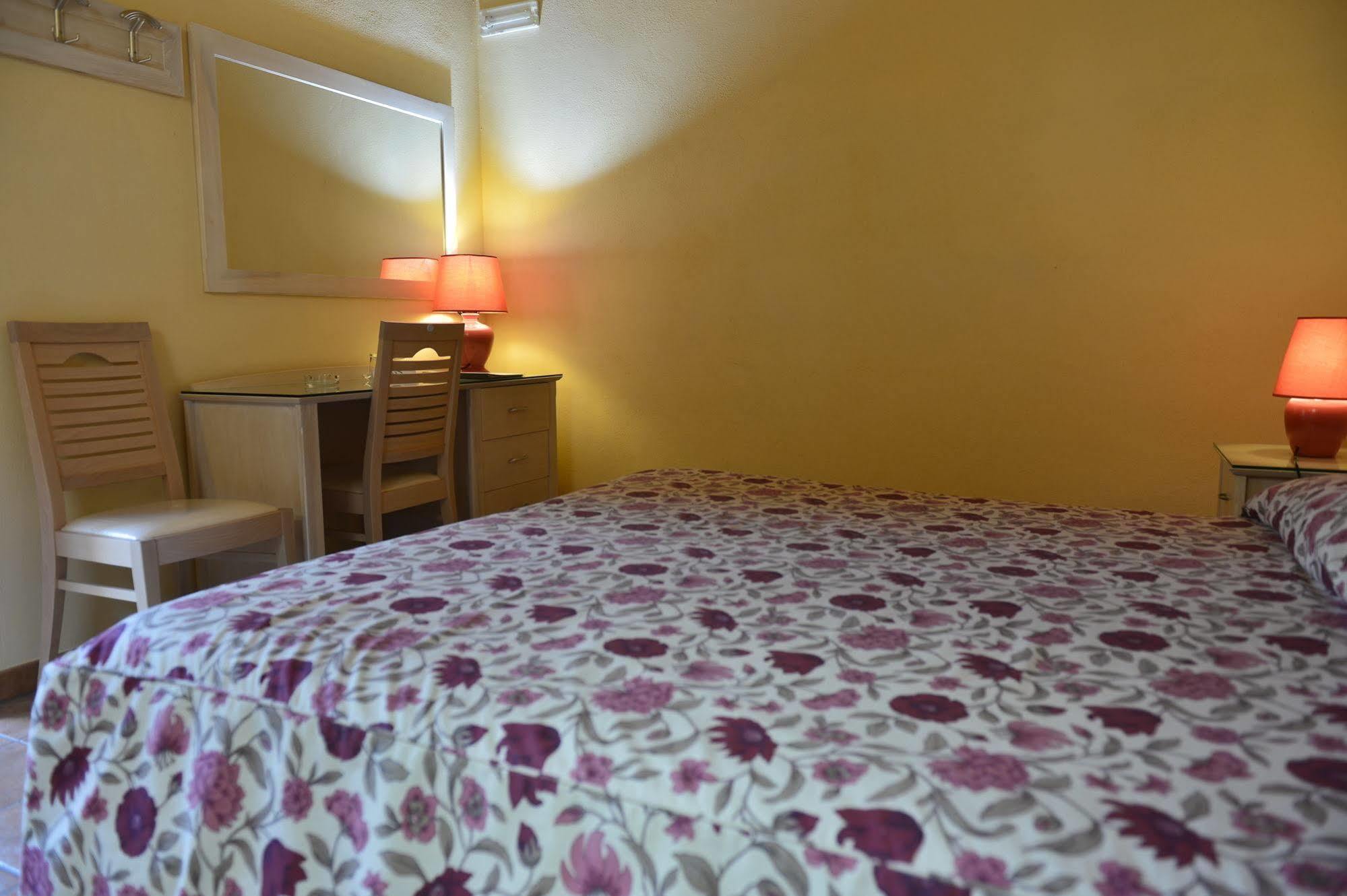 טרצ'ינה Hotel Acquasanta מראה חיצוני תמונה
