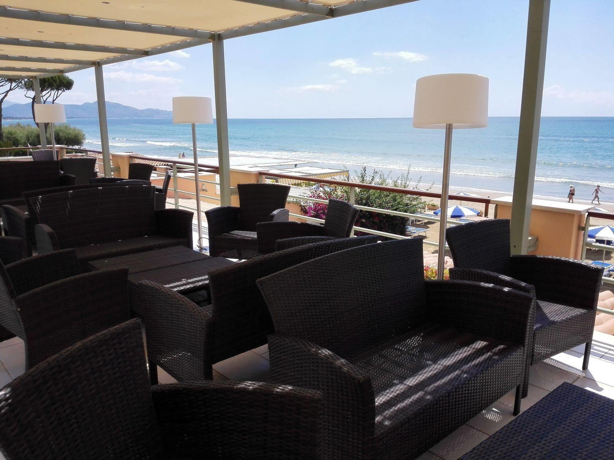 טרצ'ינה Hotel Acquasanta מראה חיצוני תמונה