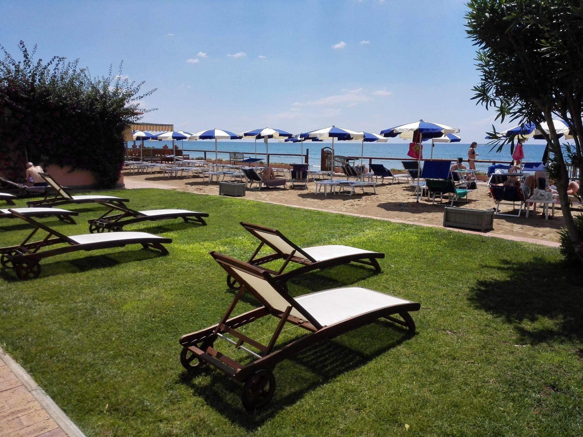 טרצ'ינה Hotel Acquasanta מראה חיצוני תמונה