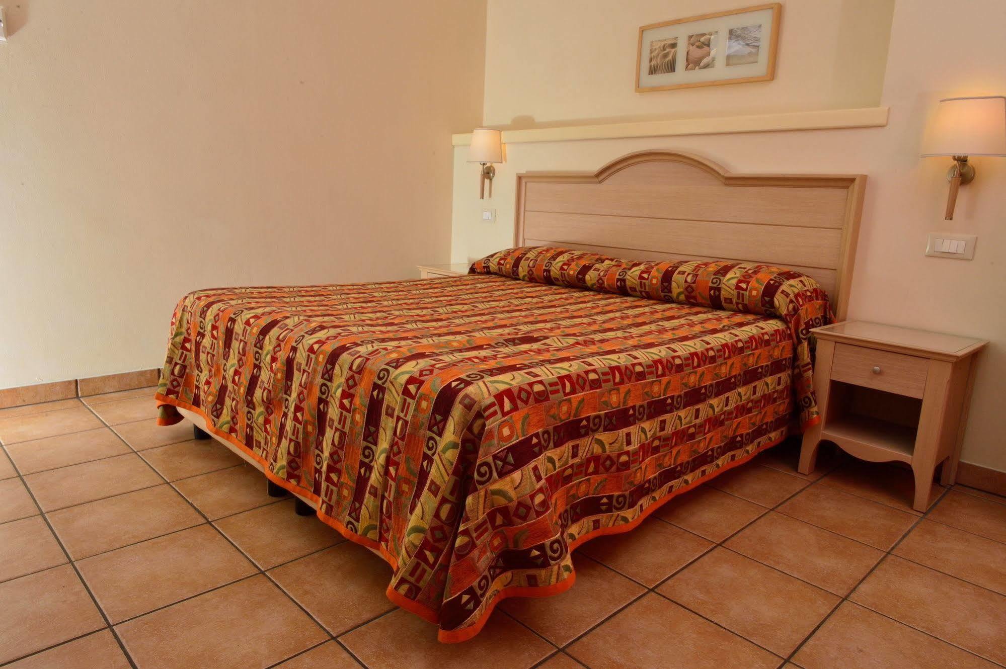 טרצ'ינה Hotel Acquasanta מראה חיצוני תמונה